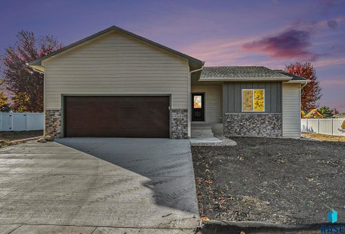 1413 Evergreen Dr, Luverne, MN, 56156 | Card Image