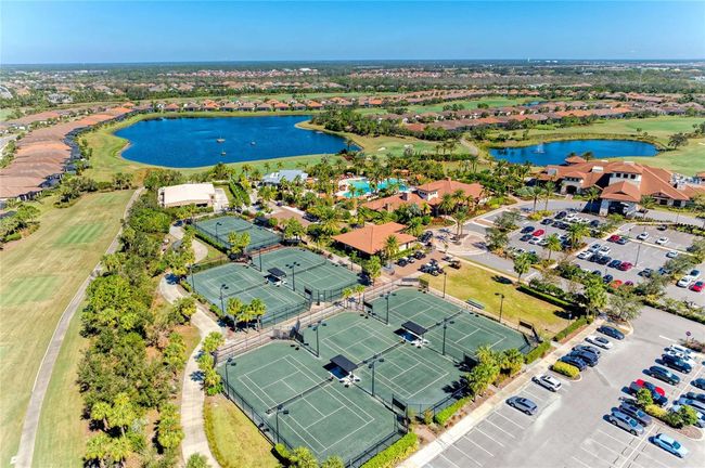 5016 Savona Run, House other with 2 bedrooms, 2 bathrooms and null parking in BRADENTON FL | Image 41