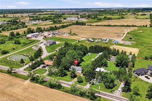 8404 Chippewa Rd, Mount Hope, ON, L0R1W0 | Card Image