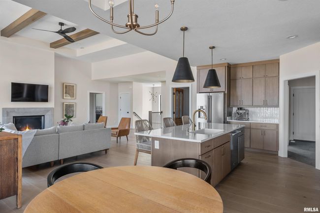 24024 185 Th St, House other with 4 bedrooms, 4 bathrooms and null parking in Bettendorf IA | Image 13