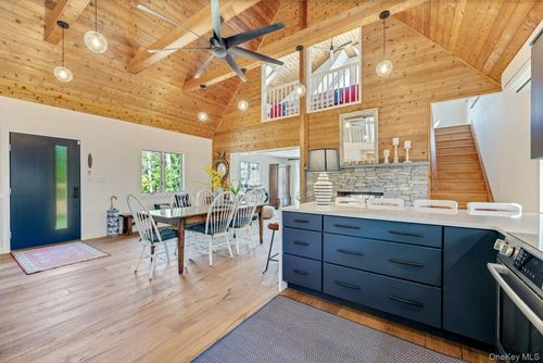 25 Miami Ave, Peconic, NY, 11958-1155 | Card Image