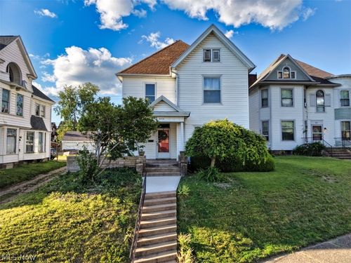 822 Main Street, Coshocton, OH, 43812 | Card Image