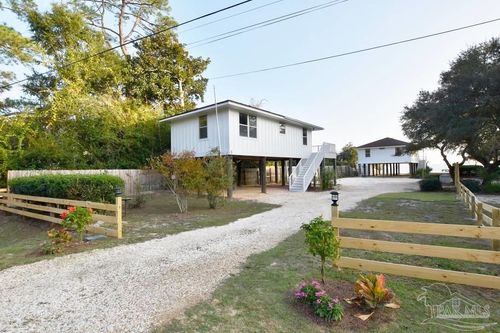 5233 Soundside Dr, Gulf Breeze, FL, 32563-9314 | Card Image