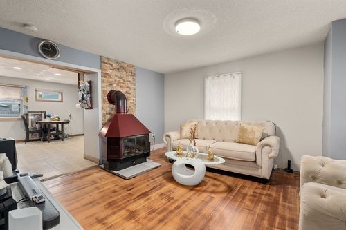 24 Hathaway St, Lynn, MA, 01905-2704 | Card Image