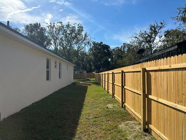 Side Yard | Image 25