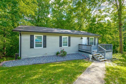 2410 Glengerrie Dr, Soddy Daisy, TN, 37379-3138 | Card Image