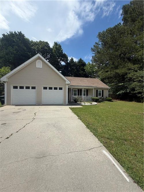 910 Burning Bush Dr, Loganville, GA, 30052-5458 | Card Image
