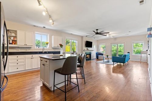 2n-4232 N Harding Ave, Chicago, IL, 60618-1936 | Card Image