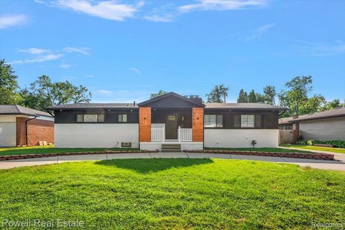 30468 Fairfax St, Southfield, MI, 48076-1515 | Card Image