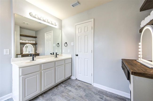 21811 Blossom Grove Ln, House other with 3 bedrooms, 2 bathrooms and 2 parking in Spring TX | Image 24