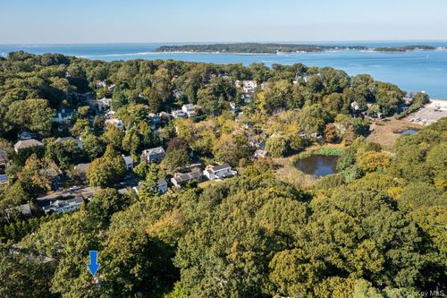 131 Fleets Cove Rd, Huntington, NY, 11743-1517 | Card Image