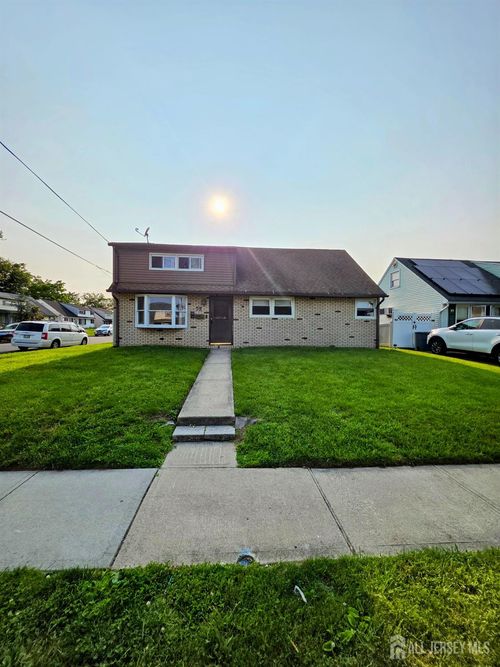 75 Leber Ave, Carteret, NJ, 07008-1940 | Card Image