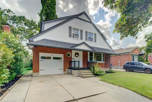 31 Edmund Rd, Kitchener, ON, N2H1J5 | Card Image