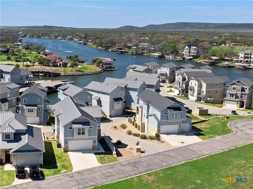 200 Archview Ln, Kingsland, TX, 78639-2032 | Card Image