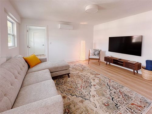 2-3051 Nw 14th St, Miami, FL, 33125-1921 | Card Image