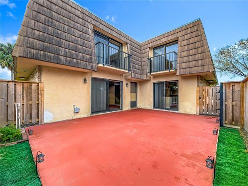 630-5271 Coral Ct, ORLANDO, FL, 32811-6707 | Card Image