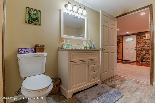 Full Bathroom | Image 14