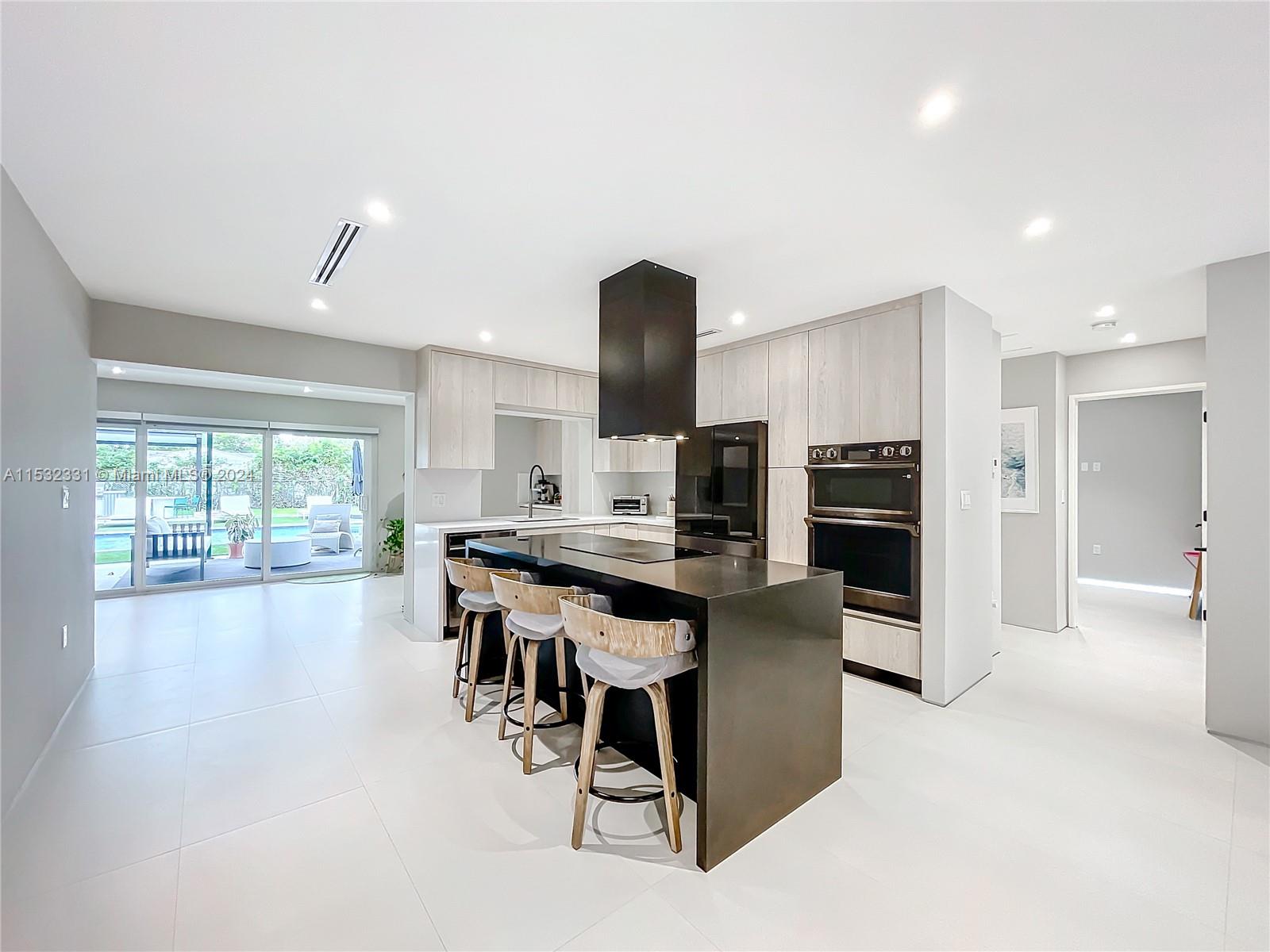 140th St, North Miami, FL 33161