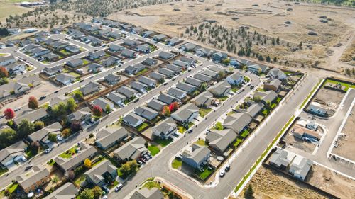 302 Se Leisek Way, Madras, OR, 97741-3504 | Card Image