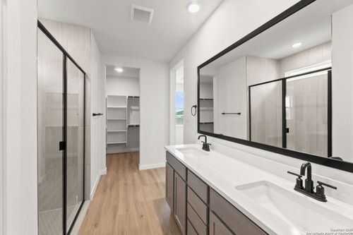 16646 Rosemary Rdg, Elmendorf, TX, 78112-1063 | Card Image