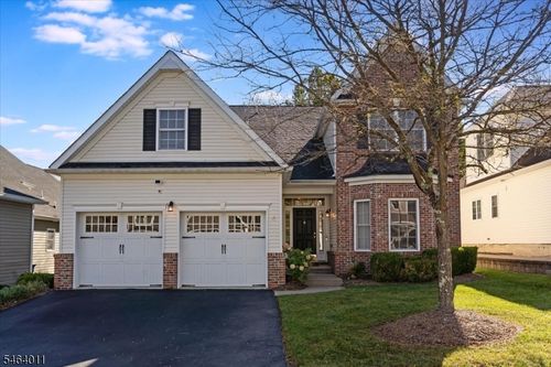 4 Bluffs Ct, Hamburg, NJ, 07419-1525 | Card Image
