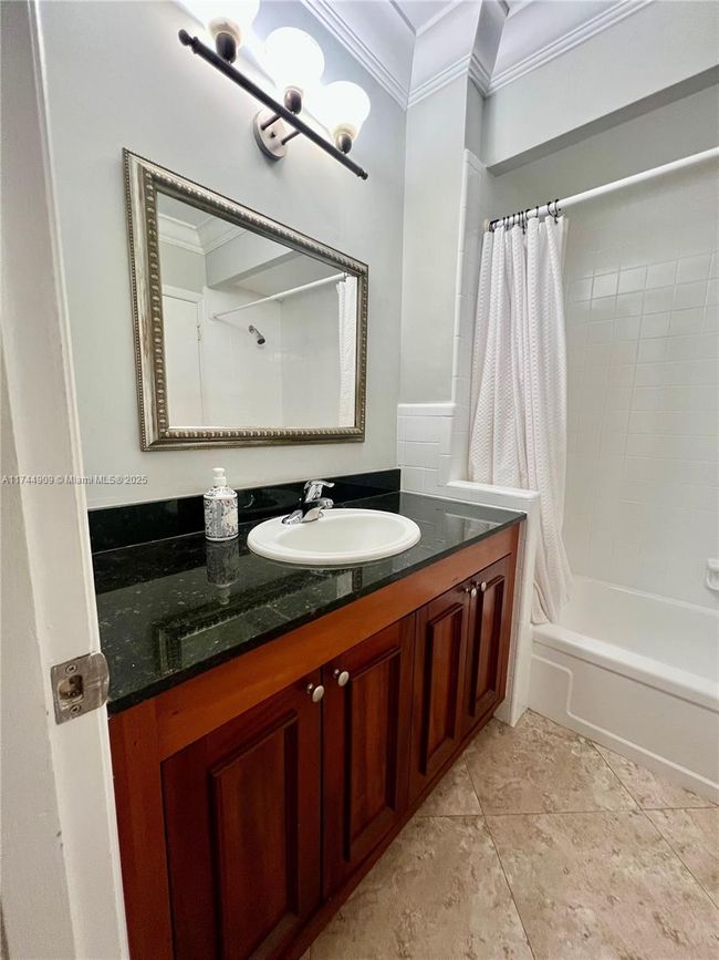 APT-210A - 2426 Se 17 Th St, Condo with 1 bedrooms, 1 bathrooms and null parking in Fort Lauderdale FL | Image 20