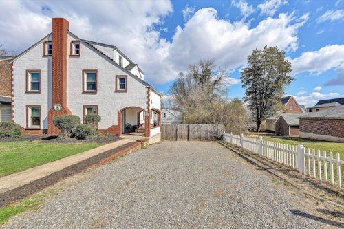 3313 Valley View Ave Nw, Roanoke, VA, 24012-3919 | Card Image