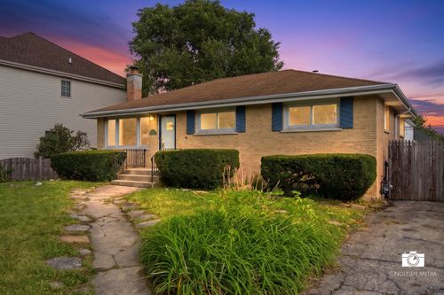 599 Willow Rd, Elmhurst, IL, 60126-1922 | Card Image
