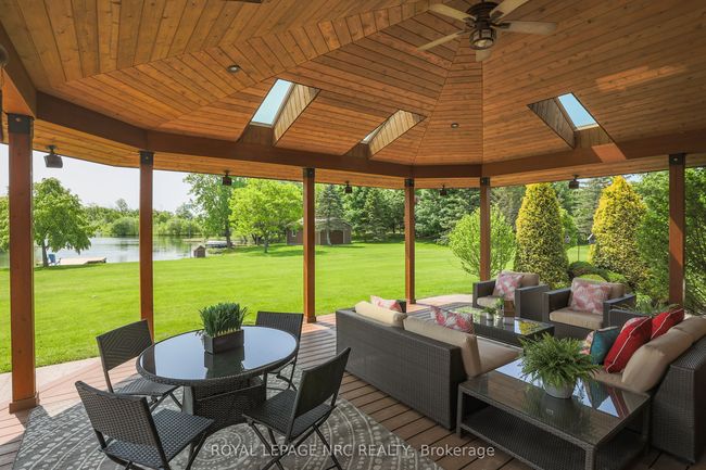 2021 Victoria Ave, Home with 5 bedrooms, 4 bathrooms and 50 parking in Pelham ON | Image 32