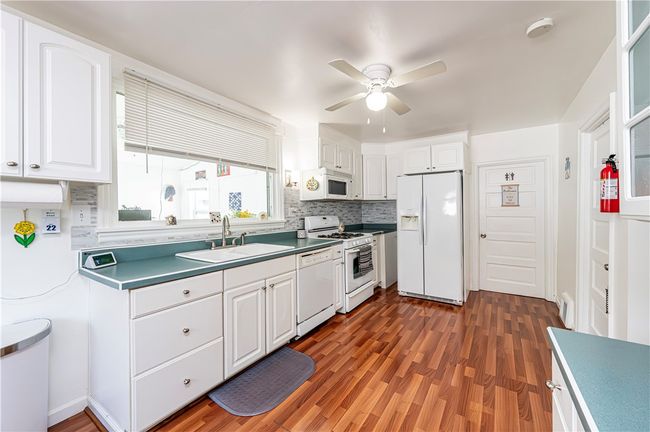 2216 Keystone Ave, House other with 3 bedrooms, 2 bathrooms and 1 parking in Hempfield Twp - WML PA | Image 30