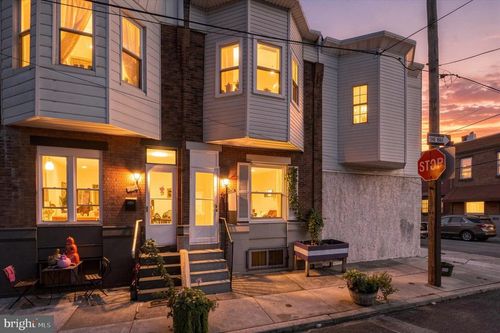 2066 Emily St, PHILADELPHIA, PA, 19145-2823 | Card Image