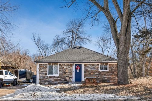 9508 N Shore Trl N, Forest Lake, MN, 55025-8348 | Card Image