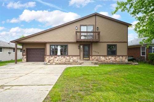 7774 Colony Dr, Clay, MI, 48001-4138 | Card Image