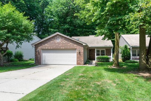 39340 Armstrong Ln, Westland, MI, 48185-1346 | Card Image