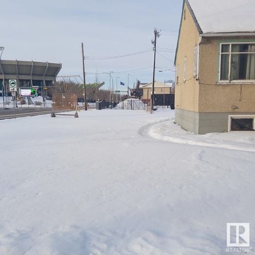 11206 85 St Nw, Edmonton, AB, T5B3C7 | Card Image