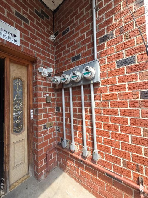 10211 Strong Ave, Corona, NY, 11368-5143 | Card Image
