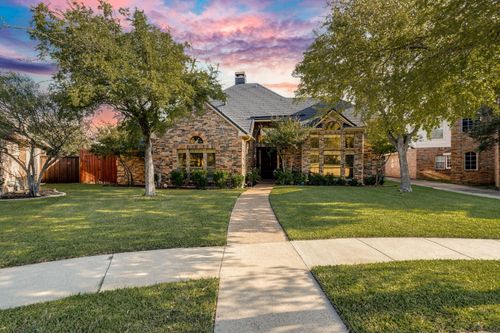 9812 Canyon Crest Cir, Irving, TX, 75063-4668 | Card Image