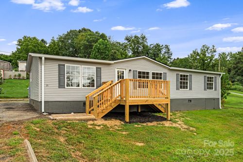 21 Toms Rd, Candler, NC, 28715-6900 | Card Image