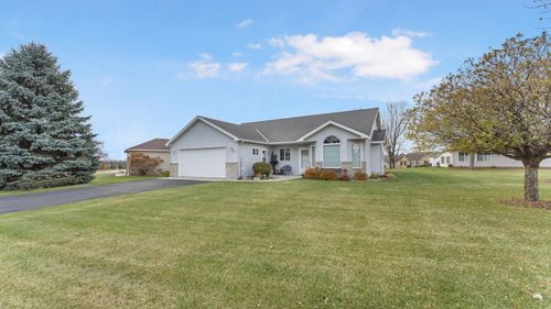 221 Daybreak Ln, Sauk Centre, MN, 56378-8379 | Card Image