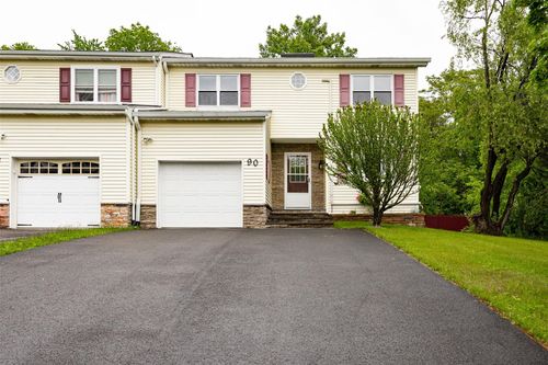 90 Fieldstone Blvd, Wappingers Falls, NY, 12590-4330 | Card Image