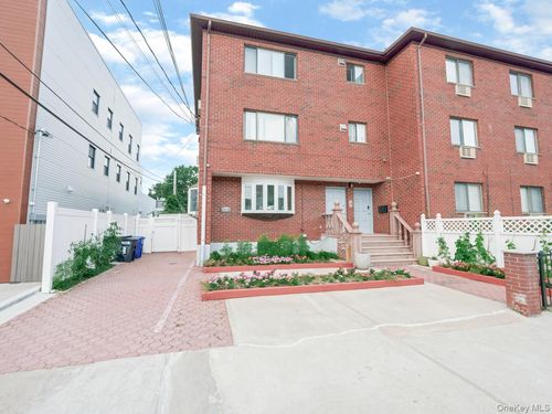 40-08 214th Pl, Bayside, NY, 11361 | Card Image