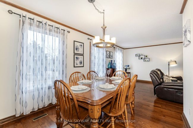 13 Mcgillivary Cres, House other with 4 bedrooms, 3 bathrooms and 4 parking in Brampton ON | Image 11