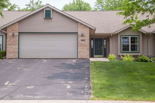 1207 N Pine Street, Sun Prairie, WI, 53590 | Card Image