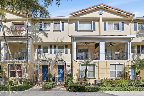 2905 S Greenleaf Cir, Boynton Beach, FL, 33426-8662 | Card Image