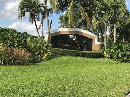 205-1068 N Benoist Farms Rd, West Palm Beach, FL, 33411-9361 | Card Image