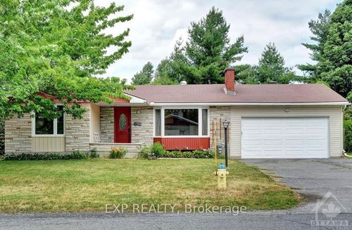 25 Epworth Avenue, Meadowlands - Crestview and Area, ON, K2G2L6 | Card Image