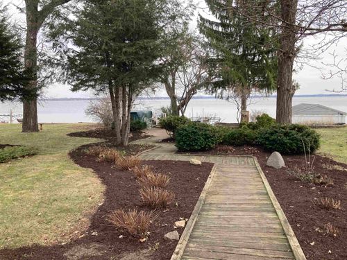 2224 Us Highway 51, Stoughton, WI, 53589-3080 | Card Image