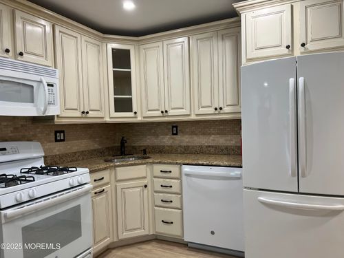 6 Seattle Ct, Freehold, NJ, 07728 | Card Image