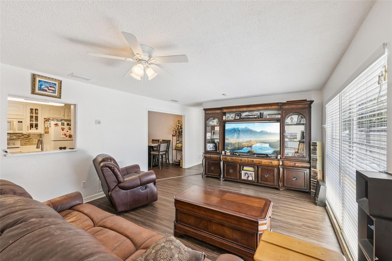 Residential in DELTONA 4