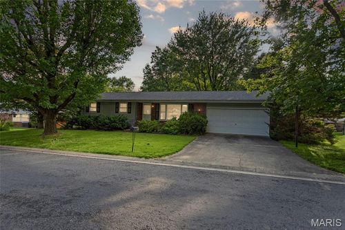 24 Cardinal Ln, Highland, IL, 62249-1774 | Card Image